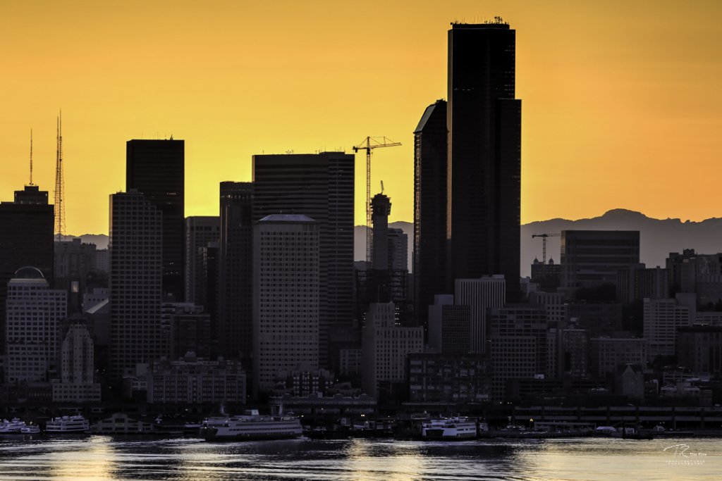 tricephoto's tweet photo. Sunrise over 5th &amp; Columbia @jtmconstruction https://t.co/XrVzUu85aM