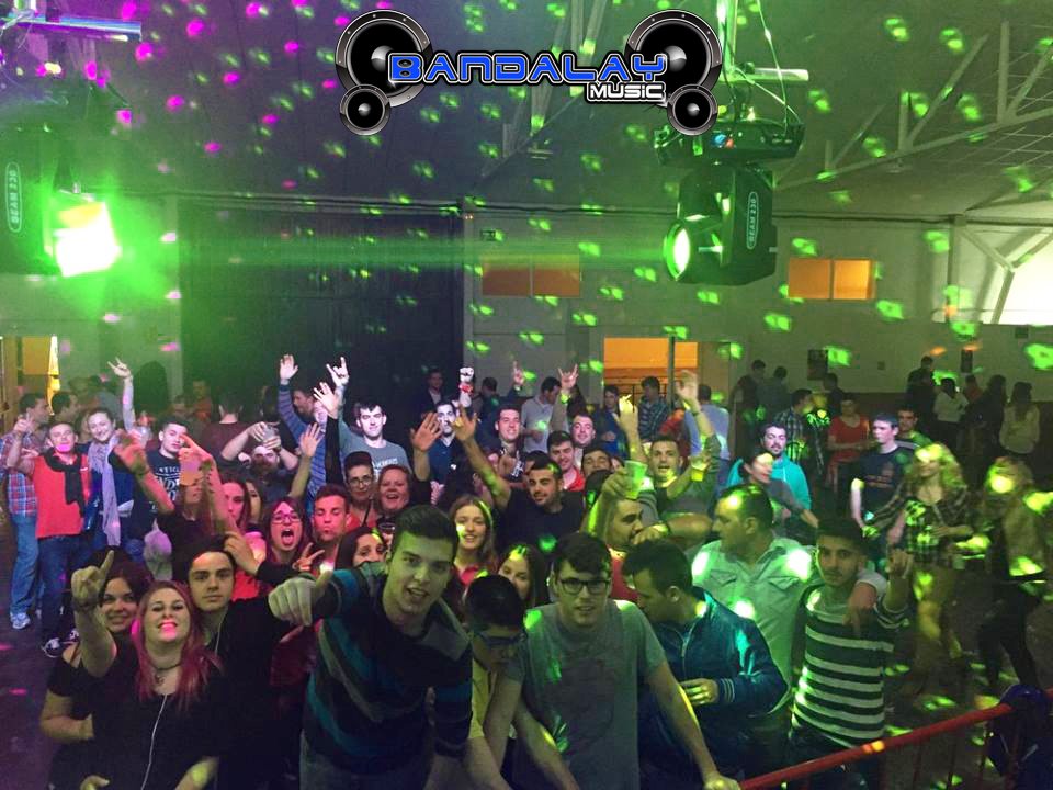 BANDALAYMUSIC's tweet photo. Gracias a todos los que asistieron anoche en el 1er Festival Remember!
Esta noche seguimos con Bandalay Eivissa!! https://t.co/5apQoCQgTl