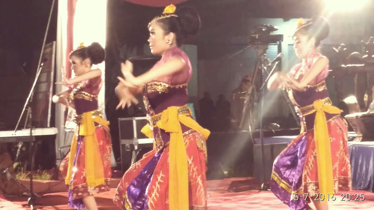 GalakGampil's tweet photo. Pra acara inti @YudhartaNesia #BudayaNusantara https://t.co/wqdTD8Wrpk