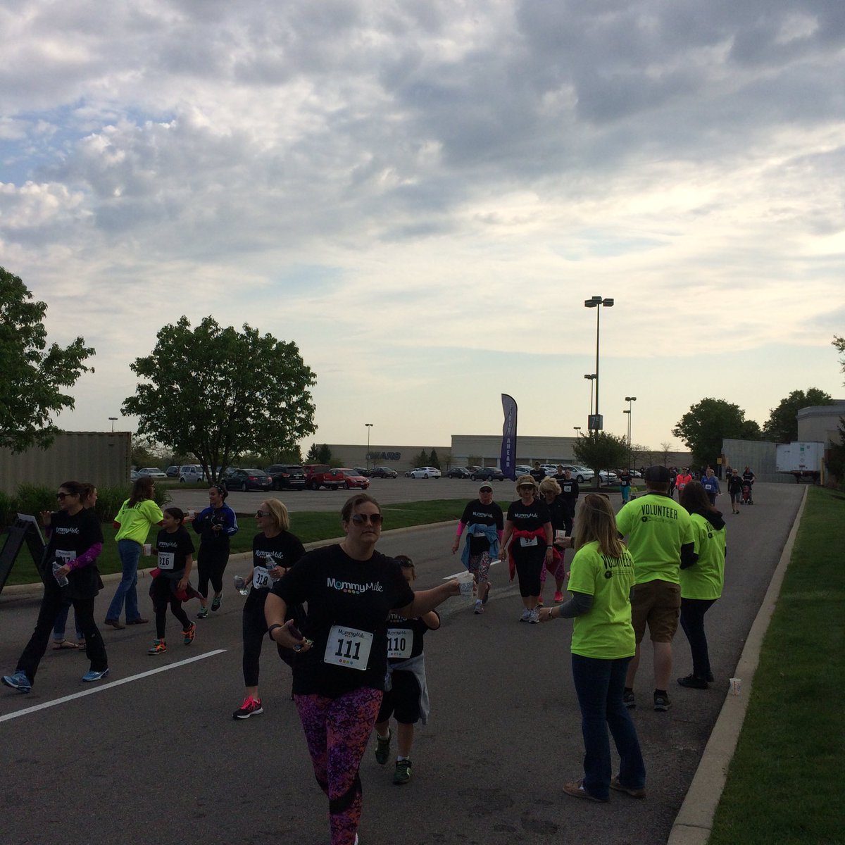 skaber15's tweet photo. Great day at @MommyMile . Thanks @ECobern for arranging it! #g494rdos #d410 @KellySakai1 @EricWunderle https://t.co/B1wPYN92oK