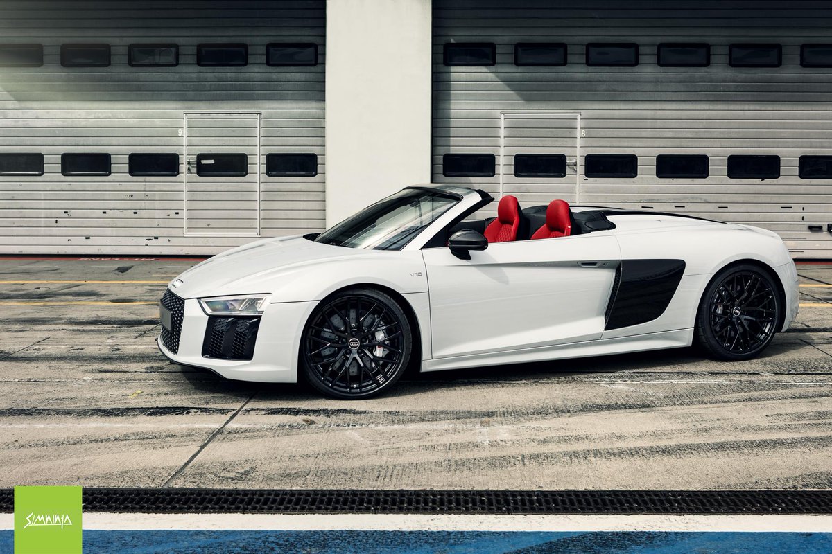 AudiOfficial's tweet photo. Bright color, dark tire marks. #Audi #R8Spyder 📷 @simninja https://t.co/R6ixOlUG9G