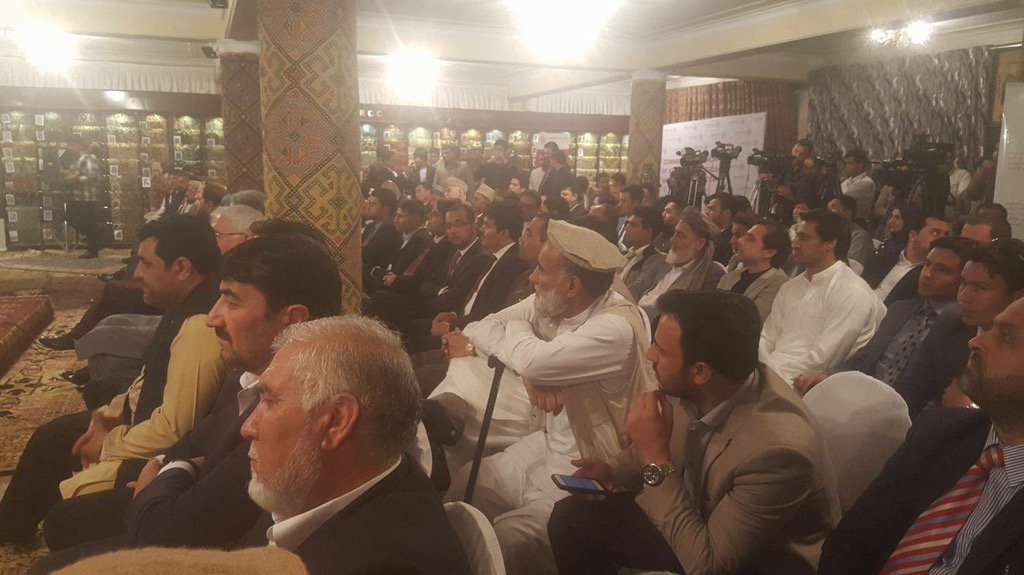 AFGRugsNCarpet's tweet photo. #Kabul: Beautiful Show room hosts large number of guests, among them many high officials. https://t.co/DbekScbsbA
