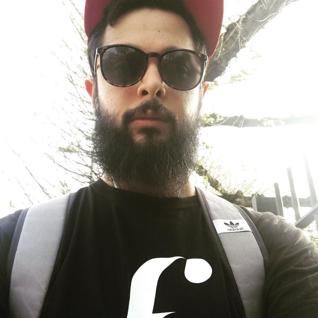 FractureREC's tweet photo. Out repping the #teamfracture #tshirt in London #Twitter https://t.co/OIRkcPmX9L