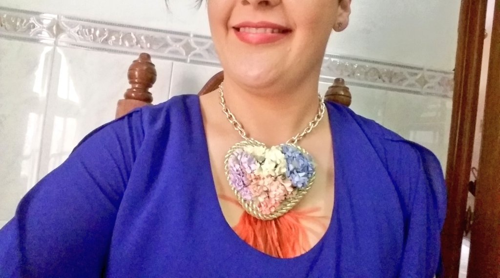 Rakelitasojo's tweet photo. Hoy es un gran día 💄👠👜🍷🎊🎉 https://t.co/ACkKHWpVNw