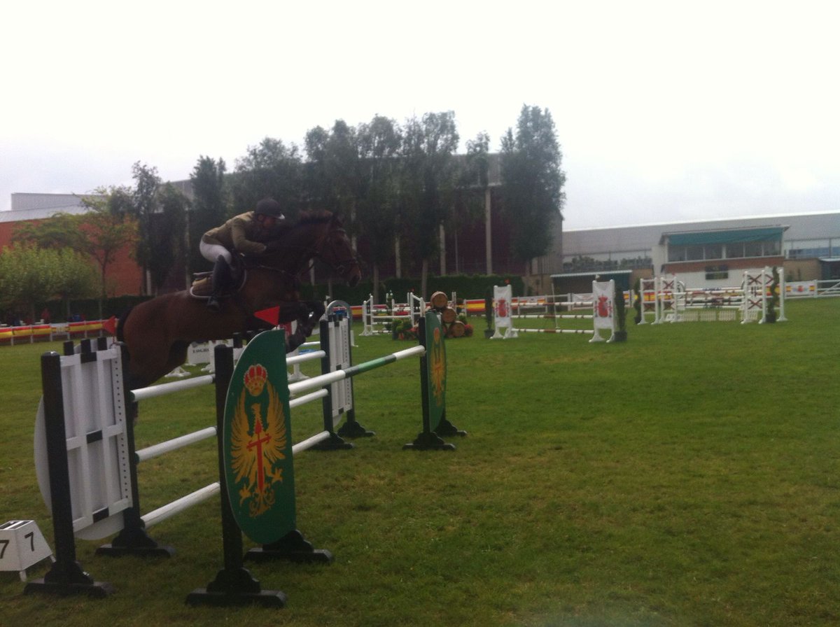 Defensagob's tweet photo. Campeonato Nacional de Equitación que se está celebrando en el Club Deportivo Militar La Hípica de Logroño #Deportes https://t.co/QU5gezYsMG