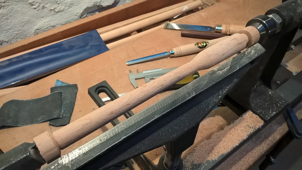 GRANADEUR's tweet photo. Making yet another prototype for @JoeGray_ #pomegranate #craft #kickstarter https://t.co/PBnZYQvv1V