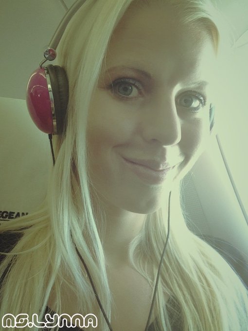 Two years ago I was on my way to #Greece... Well, let's do the same soon again!! ;-) #airplane #music<a href="/tag/greece"class="tags">#Greece</a><a href="/tag/music"class="tags"><span>#music</span></a><a href="/tag/holidays"class="tags"><span>#holidays</span></a><a href="/tag/airplane"class="tags"><span>#airplane</span></a>