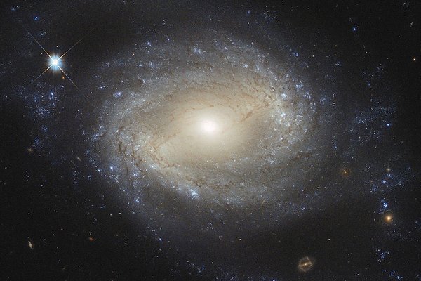 csmonitor's tweet photo. Just how massive is one supermassive black hole? 660 million times the Sun https://t.co/ORKCC5Hjar @CoreyFedde https://t.co/xzG3JaCYn7
