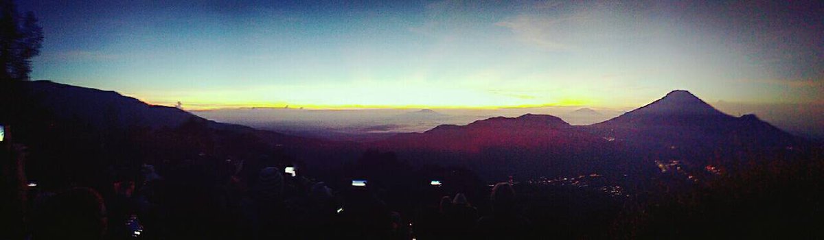 cinema_Libels's tweet photo. Nikmat manalagi yang engkau dustakan? 
At. Bukit Sikunir, Dieng.
.
📷by: @Jambul_ https://t.co/F9jS7I2ygx
