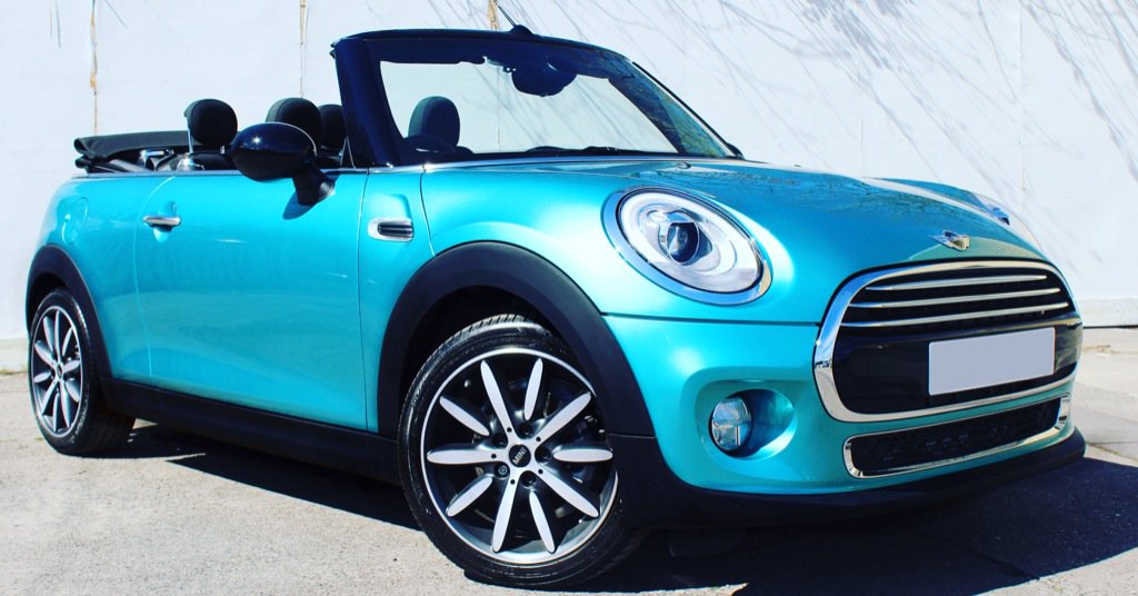 Wellsway_MINI's tweet photo. Getting ready for this weekends weather with the roof down in the new MINI Convertible #MINIcars #weekendsunshine https://t.co/URoJfbIc4o