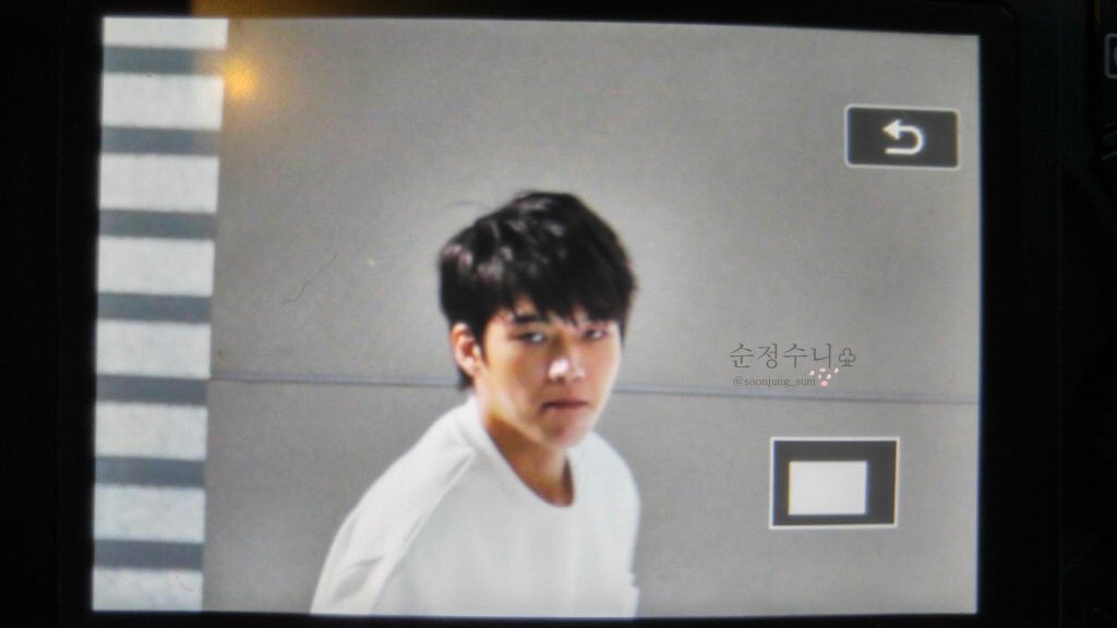 nwhbaby91's tweet photo. WOOHYUN WEARING WHITE TODAY MY FAV COLOUR YES BABY 😘😘😘 https://t.co/94F32s8UwK