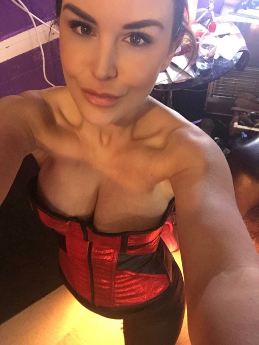 Session time 😁 taking bookings for next week too... Elle@missbrook.com https://t.co/4LQ6aIRNaG<a href="/tag/internationalwomansday"class="tags"><span>#internationalwomansday</span></a>