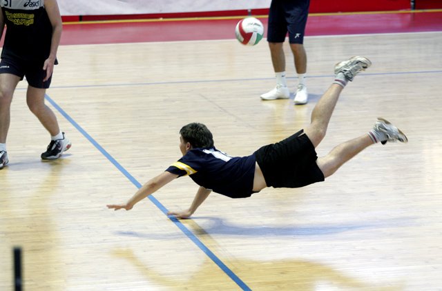 VolleyScuola's tweet photo. #VolleyScuola, il #GiordanoBruno travolge 3-0 #ViaSalvini 
#VS2016 #quarti
https://t.co/RS1fUiojY1 https://t.co/lI4kxH0NYE
