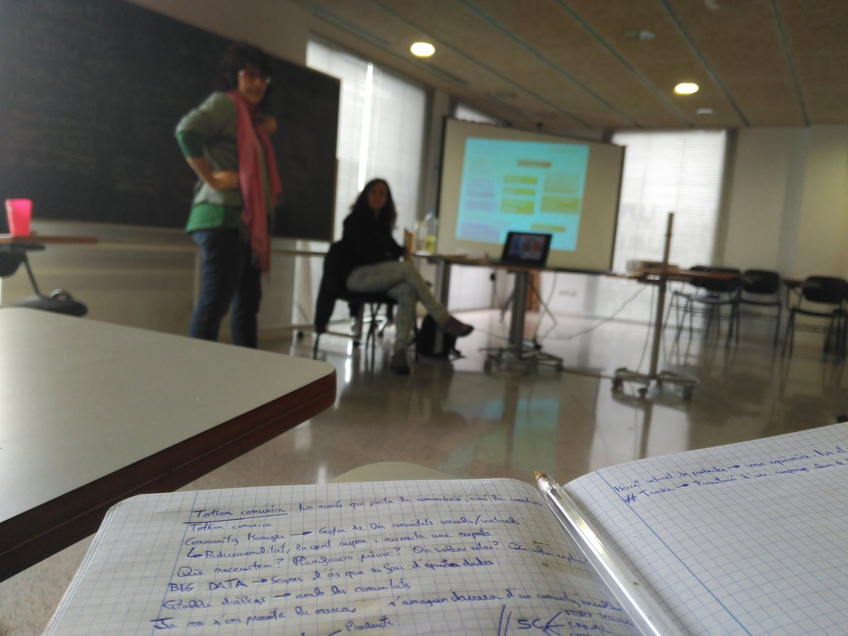 FPareManel's tweet photo. Al #estarter parlem de comunicació pel canvi social amb @martapulgar #MontseSantolino. #enlairemprojectes #formacio https://t.co/LnEYubTZRR
