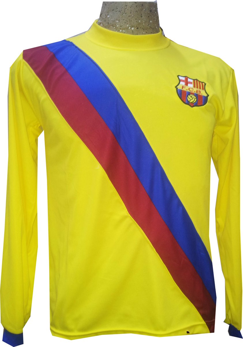 FutbolRetroCami's tweet photo. Llévate las camisetas tributo a Johan Cruyff del FC Barcelona! https://t.co/8XfyBfmtey