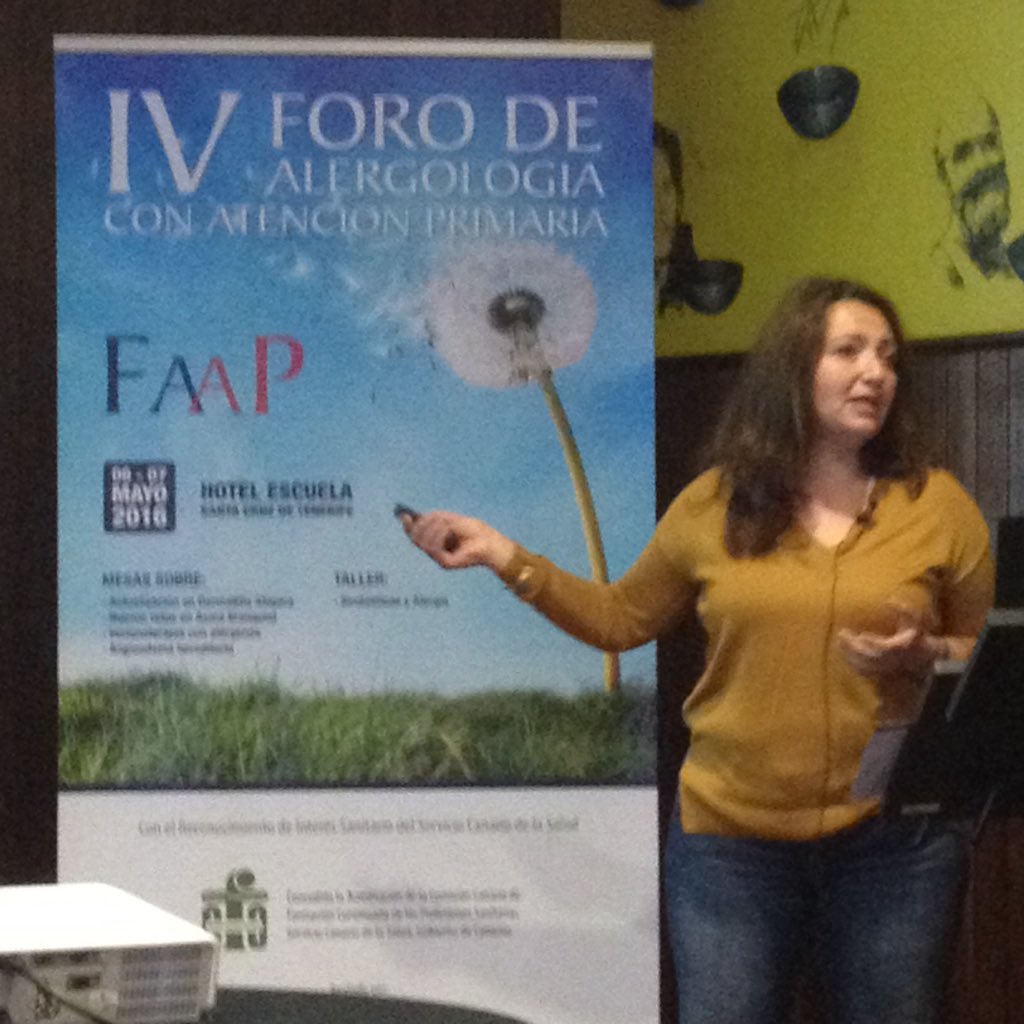 victmath's tweet photo. @Macu_Machin nos orienta en #Atencionprimaria en diagnostico de #AEH en #FAAP2016 https://t.co/FYKwvf09Bh