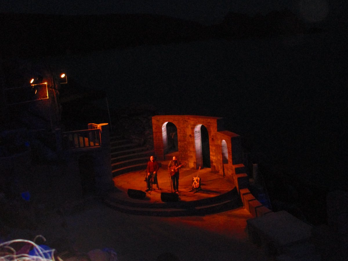 Great night of harmonies at the spectacular <a href="/minacktheatre/">Minack</a> with <a href="/sandgtribute/">Simon & Garfunkel Through the Years</a>