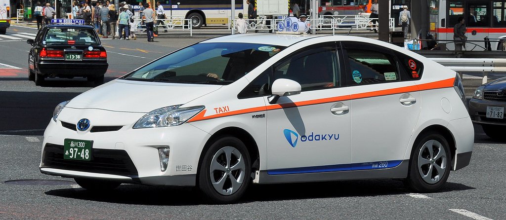 タクシー形式写真館 小田急交通 東京都世田谷区 12年頃に導入されたロマンスカーvseのデザインの 小田急交通vse タクシー