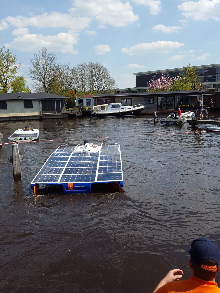 KMSolarTeam's tweet photo. Op naar de start @NKzonnebootrace #kmto #KMsolarTeam https://t.co/ckfizvDODT