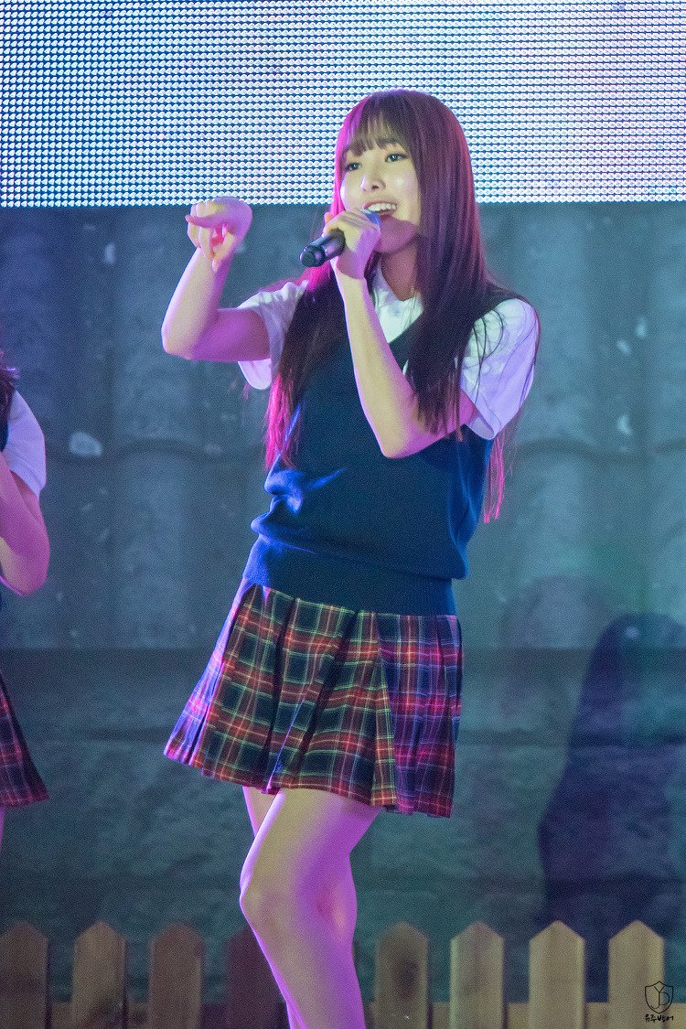 YUJU_GLOBAL's tweet photo. [PICS] 160506 #GFRIEND 여자친구 #YUJU at Kyungpook National Sports Festival  
Cr : yujudefence https://t.co/Z2TC7T6413