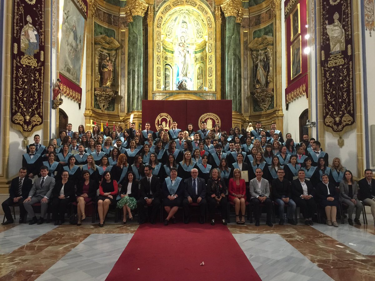 UCAM's tweet photo. Concluye el Acto de Imposición de Becas de la IV promoción del Grado en Educación Primaria de la UCAM ¡Enhorabuena! https://t.co/uFh1orfy2r
