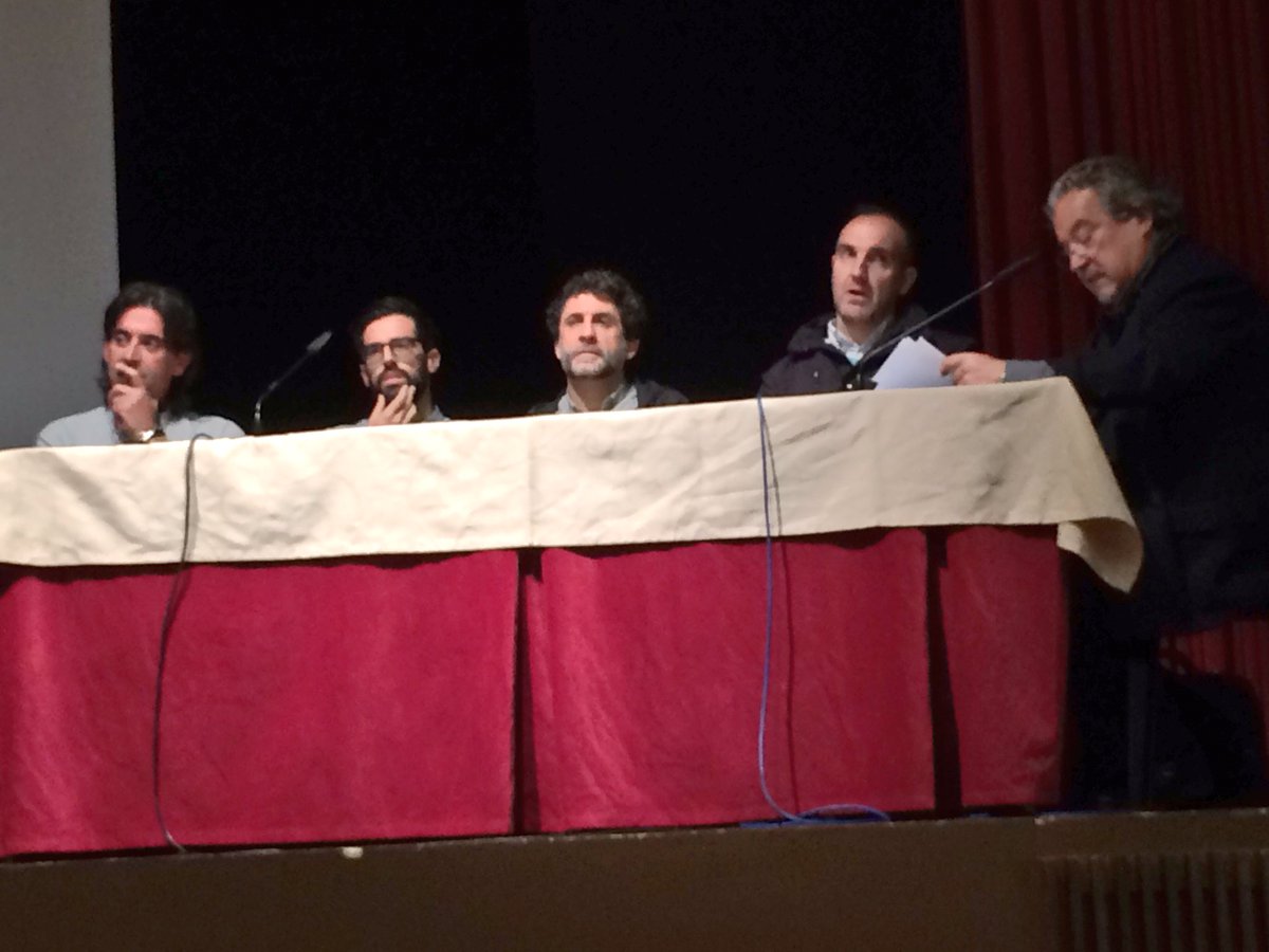 JLFXATIVA's tweet photo. Per concloure #MostraLlibrets, taula redona sobre el disseny d'autor amb @IbanRamon @fallacorona @rohedel i Ripalda. https://t.co/1eVpRmd5E2