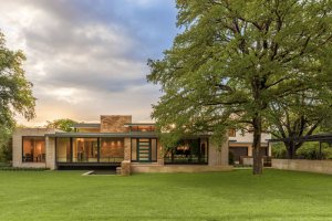 IntersealSW's tweet image. New oversized glass doors and windows achieve breakthrough energy performance! ow.ly/4nmuC9