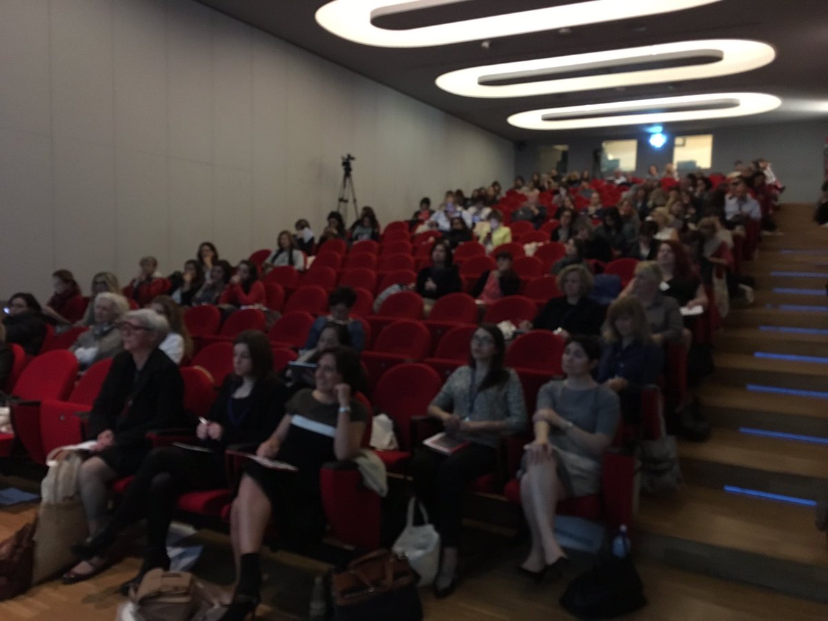 ImpactHubRE's tweet photo. Tutti in attesa dell'intervento di @plasagni per #donnedigitali https://t.co/6rtCT0HSLF