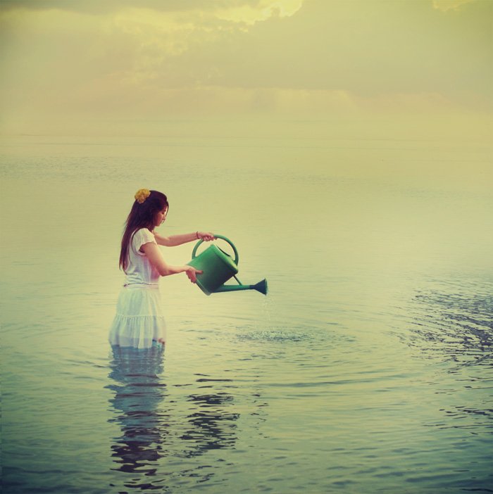 سوف تنساني
وتنسى أنني يوما وهبتك نبض وجداني
وتعشق موجة أخرى وتهجر دفء شطآني ...

#فاروق_جويدة