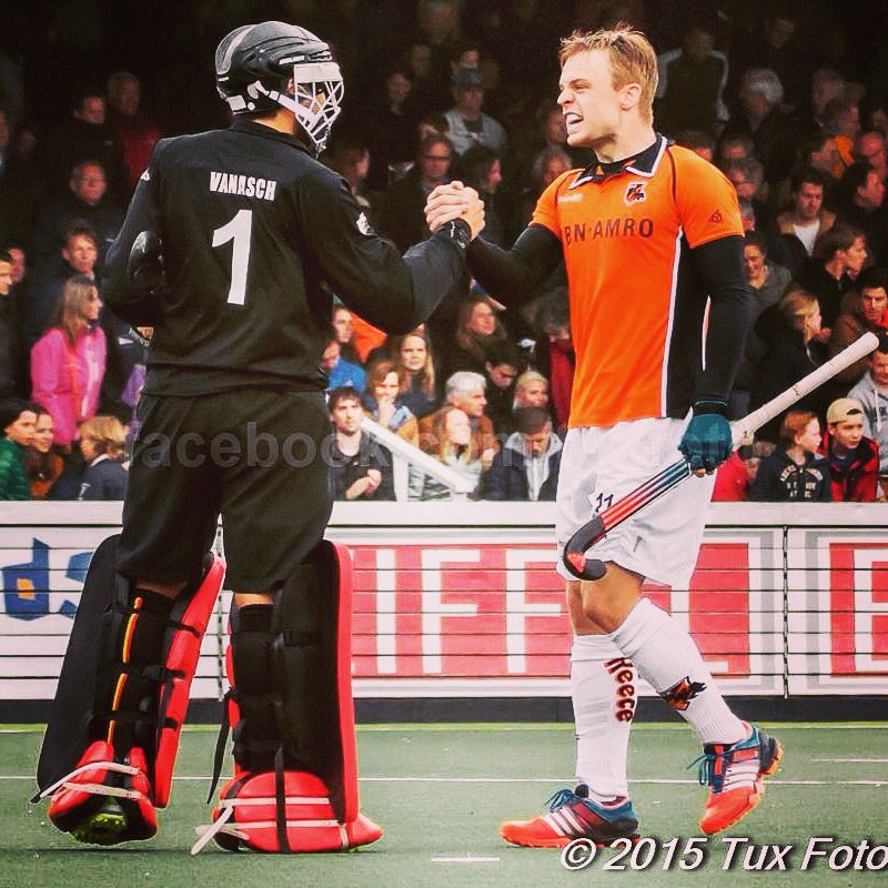 vincvanasch21's tweet photo. FINAL❌❌❌-OZ Live on NOS 3.45pm📽🏑 #DoOrDie #Determination 💪🏼 #OZfamily🔶◾️ #OZmachine📯 #TimeToKill 😠💥 #Hoofdklasse🇳🇱☀️ https://t.co/1GE0fc9u6v