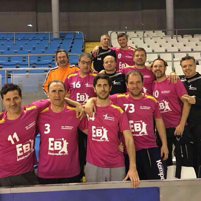 Es_Balonmano's tweet photo. Campeonato de España Veteranos Lugo 2016. 3er clasificado "Veteranos Zaragoza-05" Organizadores del campeonato 2017 https://t.co/E9FvaB2cZE