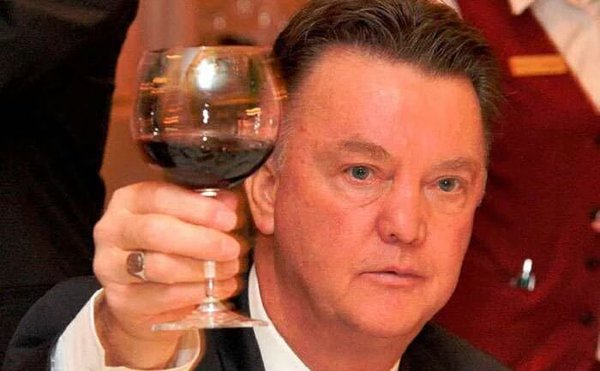 Coral's tweet photo. Rests Rashford for no apparent reason, leaving no strikers on the bench. Martial then gets injured in the warm-up. https://t.co/bcot1hJZUp
