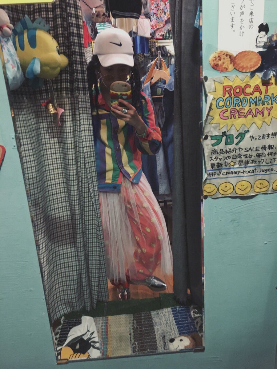 AMomoreon's tweet photo. 名古屋の大須にいってきました〜〜
大好きな古着屋さんでヒトメボレちゃんも買えて満足な1日だったよ🍒🚺
トルコアイスの外人さんハイタッチしてくれなかったけどね😂
#お洒落さんと繋がりたい
#大須
#カメレオンmoMo
#mixcode https://t.co/3wFD7pMQCO