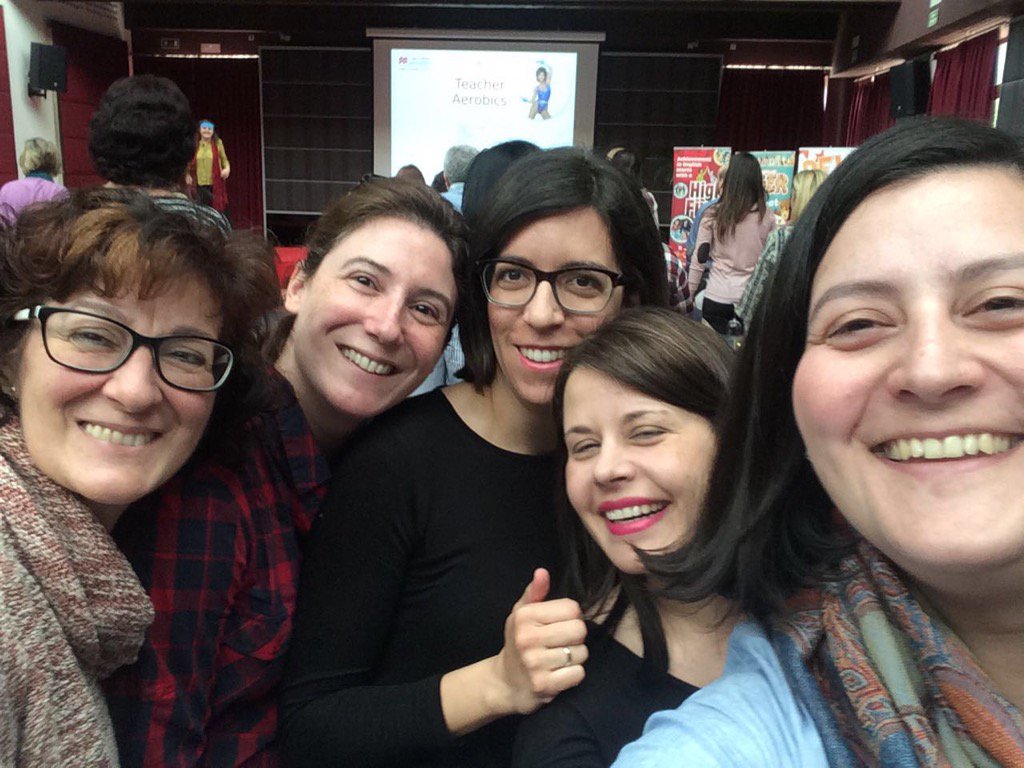 Virgini82154393's tweet photo. #MacmillanbestmomentCastillaLeon https://t.co/ic62Fd1Tiq