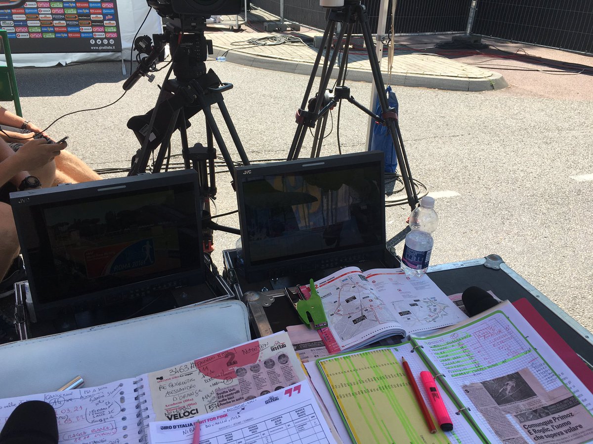 Tra sei minuti in onda su Raisport1 <a href="/StefanoGarzelli/">Stefano Garzelli</a> sbrigatiiiiii...manchi solo tu