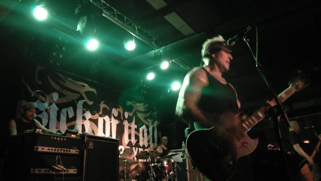 MelytaMetal's tweet photo. #Madrid// Sala Cats// BRUTAL! #nyhc #SOIANYC #30years @SOIANYC https://t.co/HRtiXkFZfY
