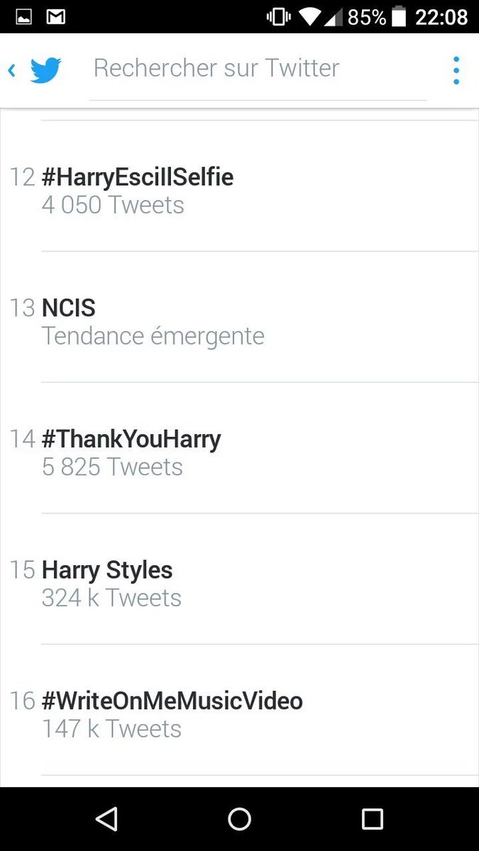 mel_caramel28's tweet photo. #RIPHarrysHair #HarryPostASelfie #ProudOfHarry #HARRYTAKEASELFIE #ThanksHarryForDonating #ThankYouHarry Harry Styles https://t.co/HhaBUqCVRp