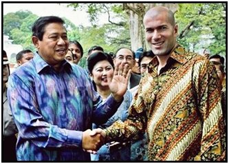 ariferha83's tweet photo. zidane saja pake batik, masa kita lupa dgn budaya sendiri, mari kita lestarikan #BudayaNusantara https://t.co/LNQpBHzINa