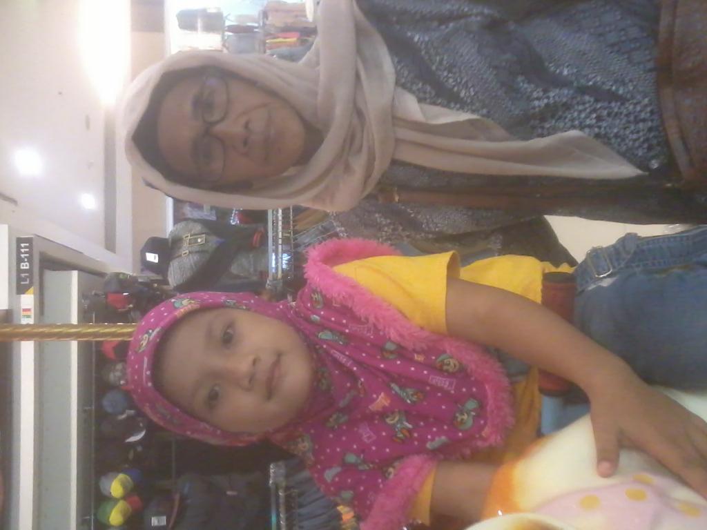hersianah's tweet photo. @renajuntiwa ce rima takut dgn apa yg allah akn berikn pd mimi..jujur hati sedih bgt ... https://t.co/KsVJL9klNB