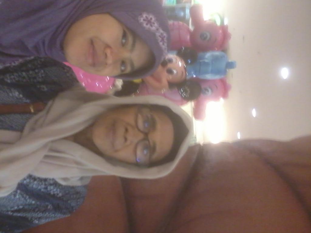 hersianah's tweet photo. @renajuntiwa ce rima takut dgn apa yg allah akn berikn pd mimi..jujur hati sedih bgt ... https://t.co/KsVJL9klNB