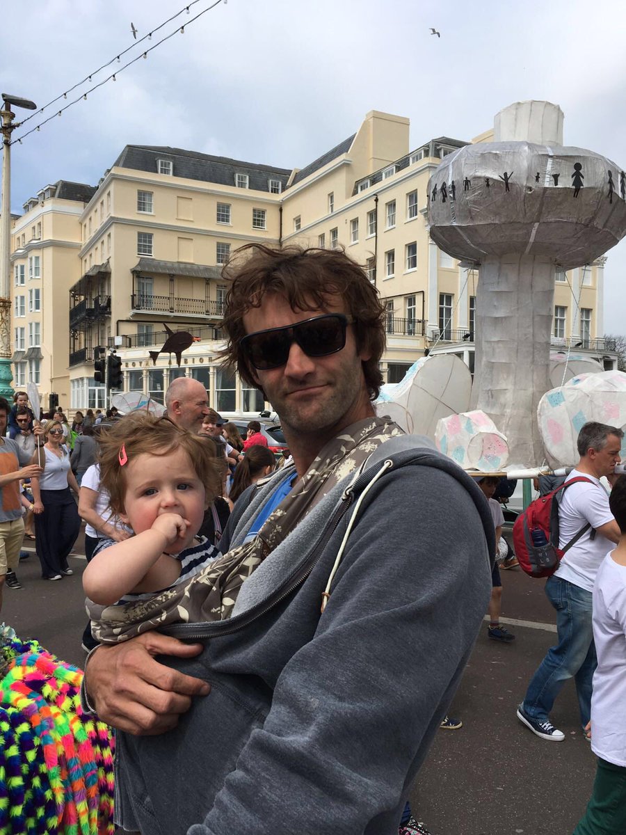 edgeropeaccess's tweet image. Edge rope access ltd and there newest recruit getting ready to scale the new mini i360 #brighton #BA_i360  #summer