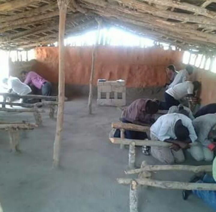 palavra_diaria's tweet image. Deus não habita em prédios feitos por mãos de homens, Ele habita em nós!