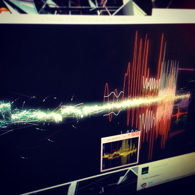 HRDWNR's tweet photo. #hardwinner #vj #touchdesigner #spout #frequencies #glow #particle #grenoble #stbarth #annecy #waves 📷: @hardwinner https://t.co/4A7Z8o2Re3