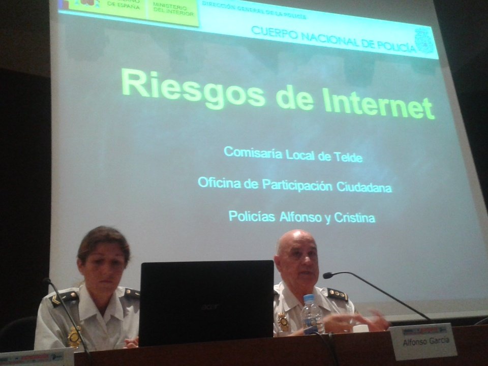 PSICOSPANT's tweet photo. #adiccionesRedclick. Poniendo también su granito de arena la PN de Telde. Sumando coordinadas https://t.co/OwDnVMsdKy