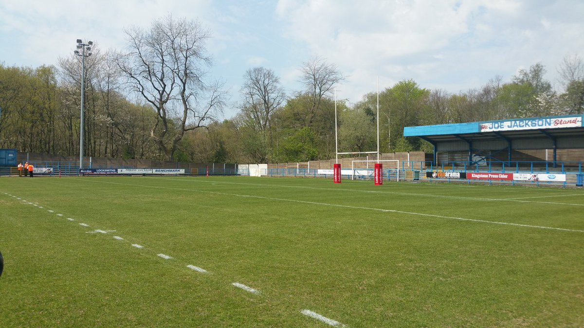 Oldham13's tweet photo. Pitch looks awesome at @stalycelticfc for this afternoons @TheChallengeCup https://t.co/euHFGhmjV1