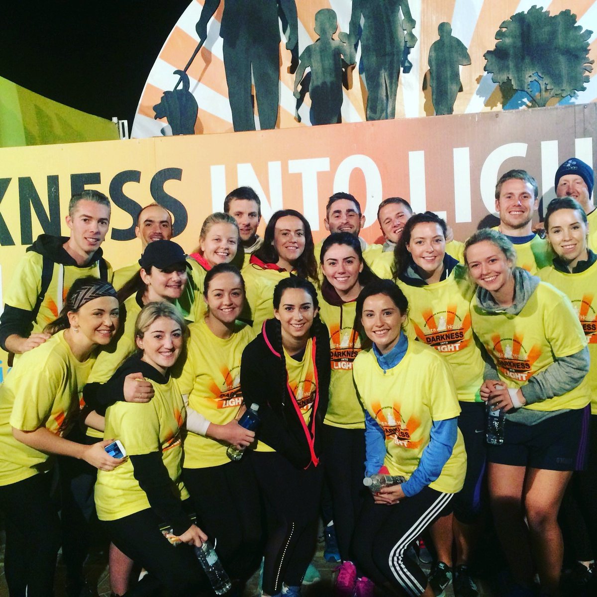 michaelcusacks's tweet image. An impressive 1,600 walkers joined forces to kick the stigma out of mental health @DILSydney  #MCHealthandWellbeing