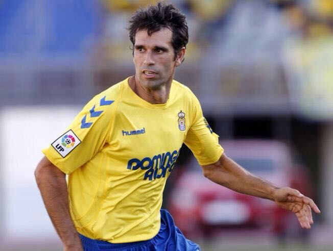 vwcanarias's tweet photo. ¡Ha sido un honor y orgullo poder contar con tu magia tantos años! Gracias por tanto Valerón. #ElMagoDeArguineguin https://t.co/d9JZOBFCgg