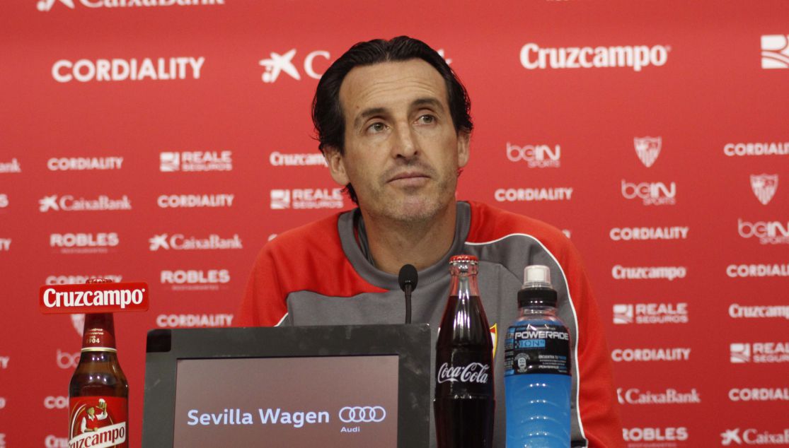 SevillaFC's tweet photo. .@UnaiEmery_: "Sabemos que tenemos dos finales, pero mañana le debemos respeto a la afición" https://t.co/HtkaeCnyPC https://t.co/fkSQFUckKi