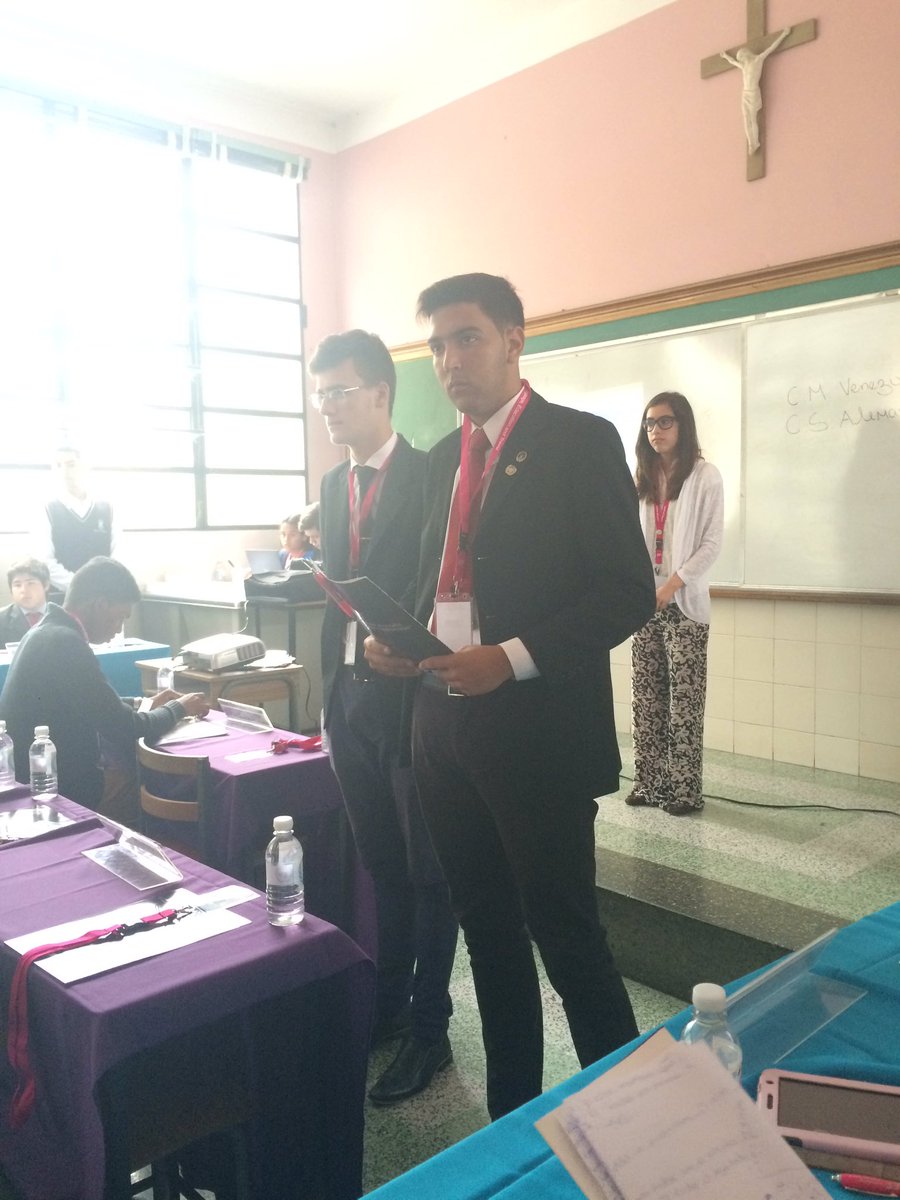 CS_MAIMUN's tweet photo. Federación Rusa:"no debemos quedaos estancados en el veto. estamos  en dos bloques a favor y en contra del veto https://t.co/NnhDaBnx94