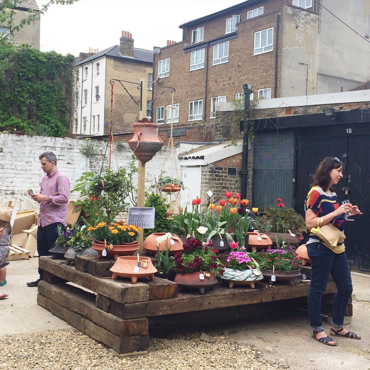 Kids are running about having a great time here today! Come and see #robinthomson and his wonderful display!